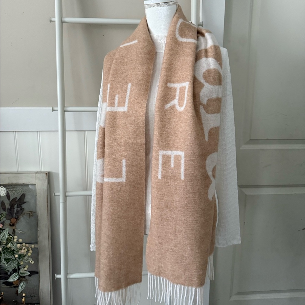 MaxMara Leisure Like-New Colibri Logo-Intarsia Tan and White Wool Scarf
